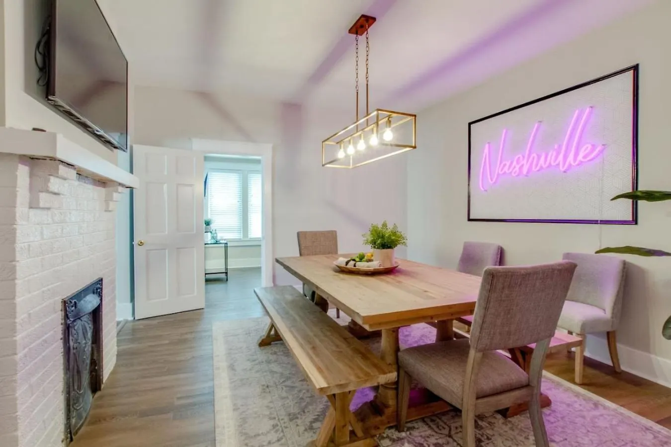 The Pink Door Beauty Stunning And Fresh Villa Nashville