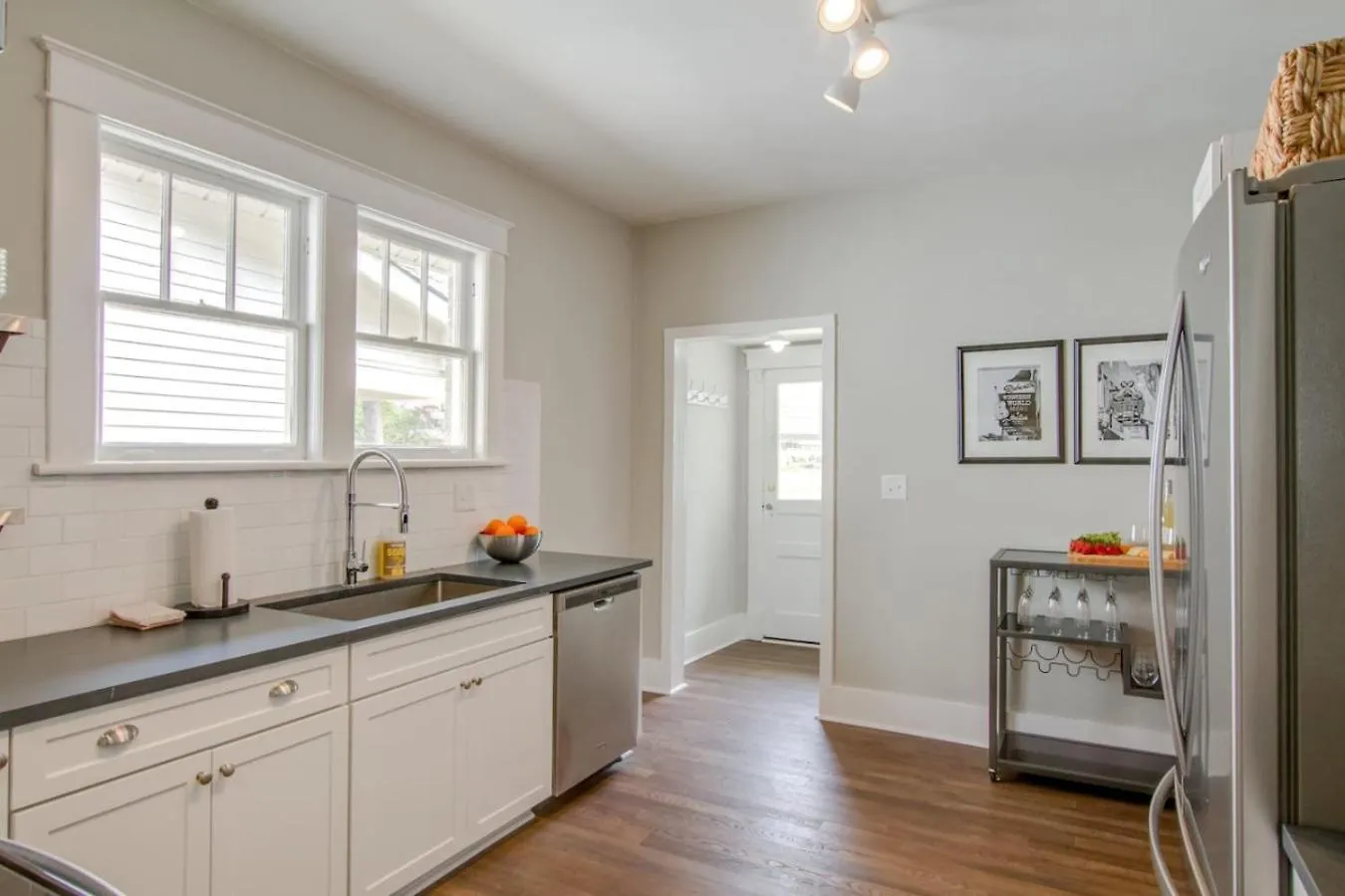The Pink Door Beauty Stunning And Fresh Villa Nashville Holiday home