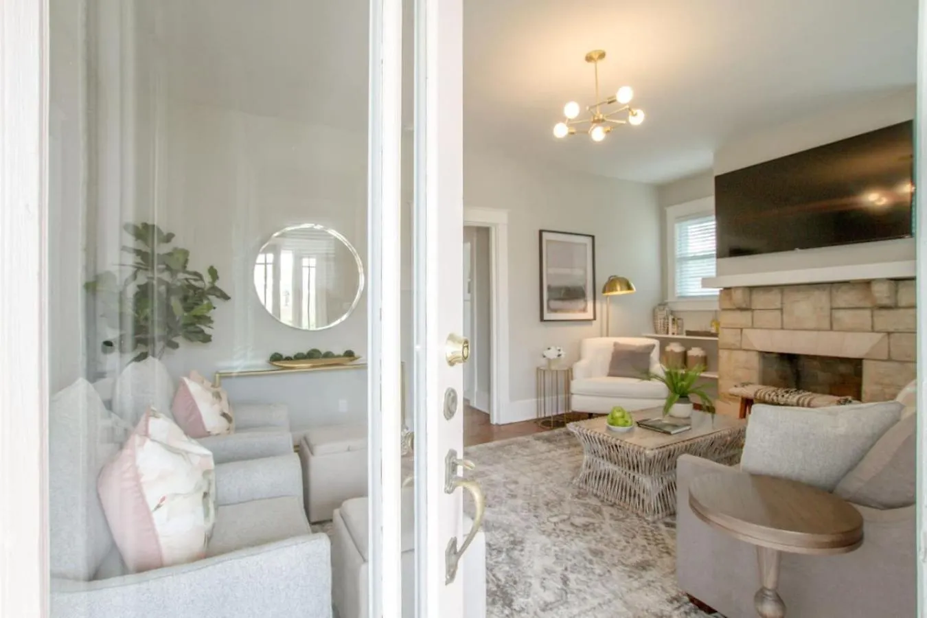 The Pink Door Beauty Stunning And Fresh Villa Nashville