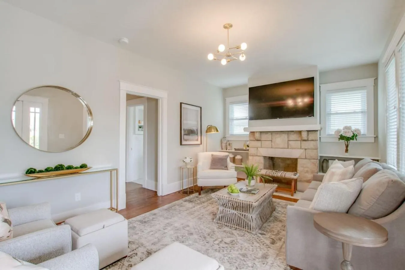 Holiday home The Pink Door Beauty Stunning And Fresh Villa Nashville
