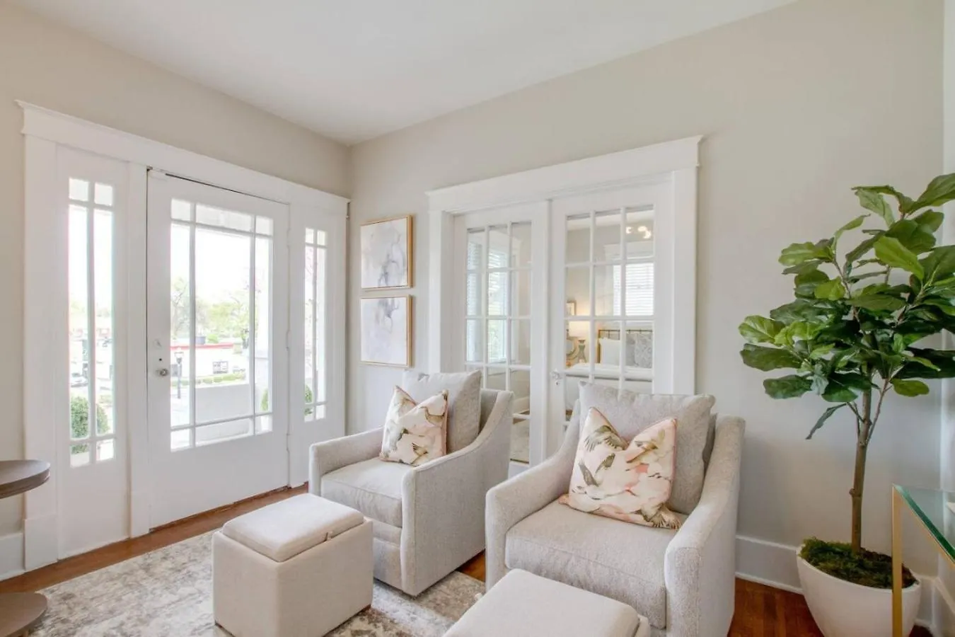 Holiday home The Pink Door Beauty Stunning And Fresh Villa Nashville
